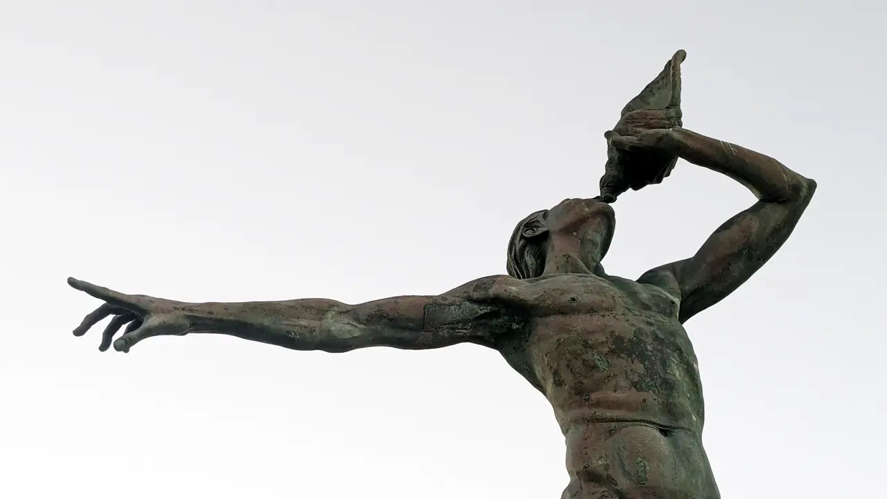 Fotografía de la escultura el Tritón en Las Palmas de Gran Canaria.