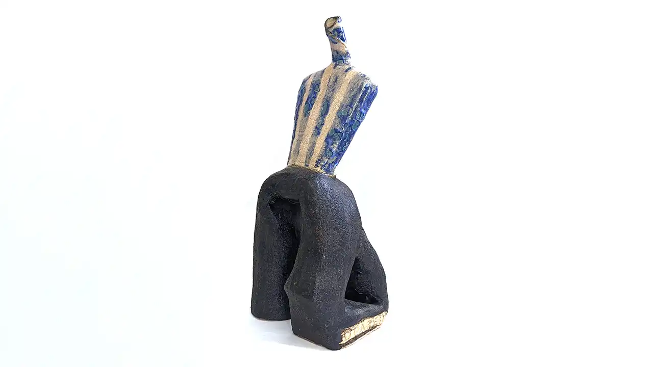 Escultura cerámica de Diego Paredes.